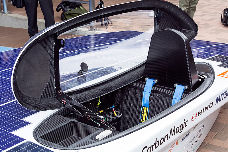 コクピットは単独のキャノピータイプになった