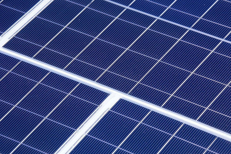 「HIT」太陽電池。モジュール間の隙間にも秘密があるという