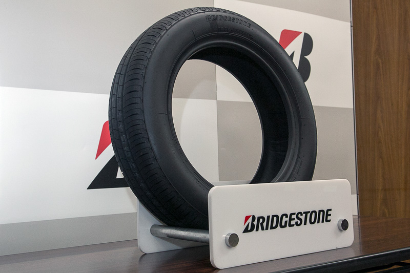 グアユール由来の天然ゴムを使った試作タイヤ