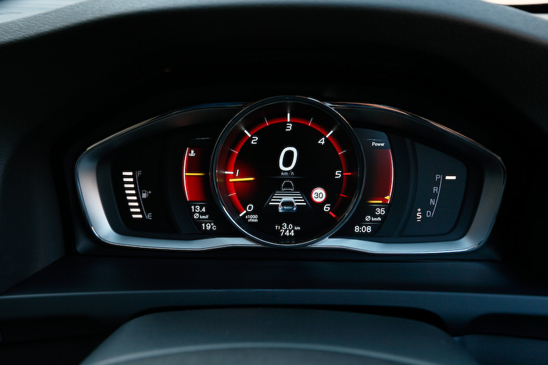 「D4 SE」のインテリア。インテリアカラーはアンスラサイトブラック/ソフトベージュの2トーン