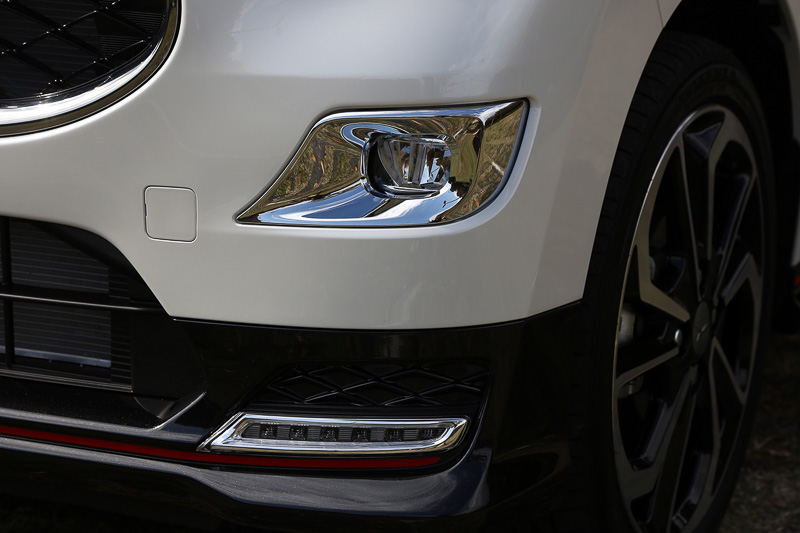 LEDフォグランプとLEDイルミネーションランプの点灯パターン。LEDイルミネーションランプはスモールランプと連動