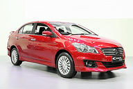 タイモーターエキスポ15 小型プレミアムセダン Ciaz シアズ の訴求を図るスズキブース Car Watch