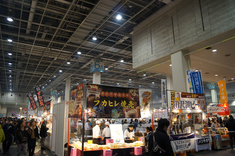 会場内には「絶品！超満腹帝国」と題した食のイベントも用意