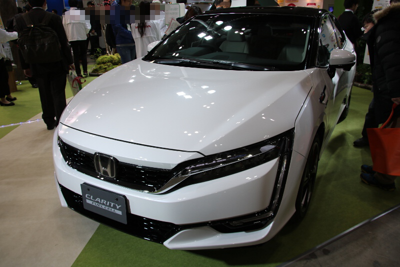 2016年3月にリース販売を開始する新型FCV「クラリティ フューエルセル」