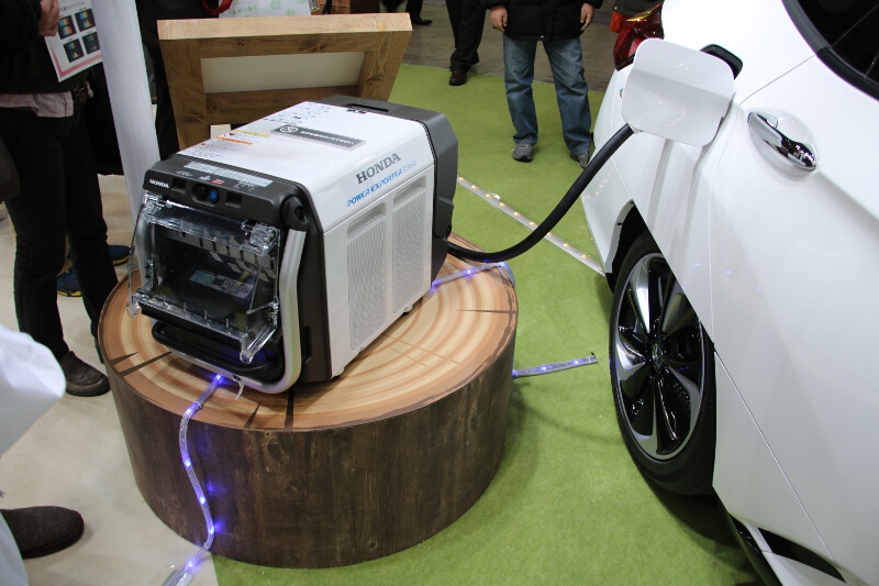 Power Exporter 9000から出力している様子の展示