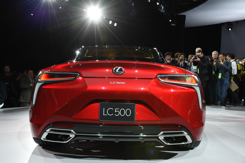 LF-LCのデザインテーマが刻まれるLC500のエクステリア