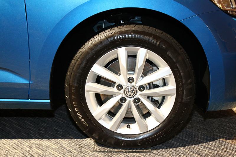 タイヤサイズは205/60 R16。トレンドラインも同様のサイズとなる