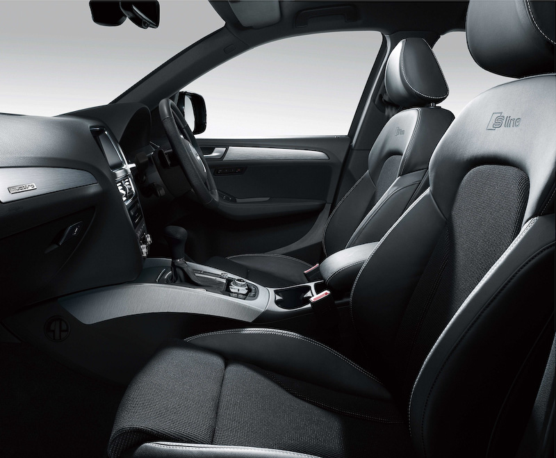 インテリアではS lineロゴ入りスポーツシート（フロント）などを装備する