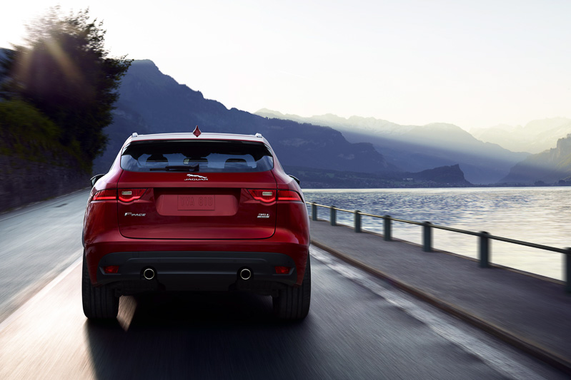 F-PACEの走行イメージ