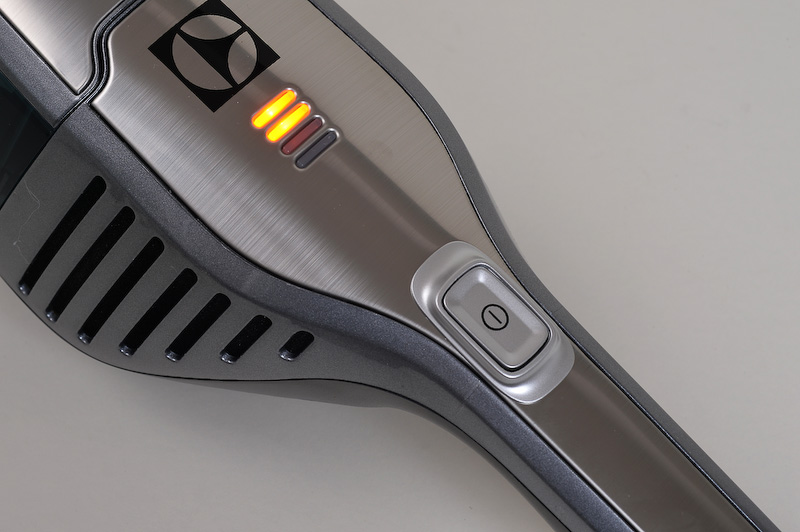 充電量やエラーなどは「充電インジケータ」で分かる