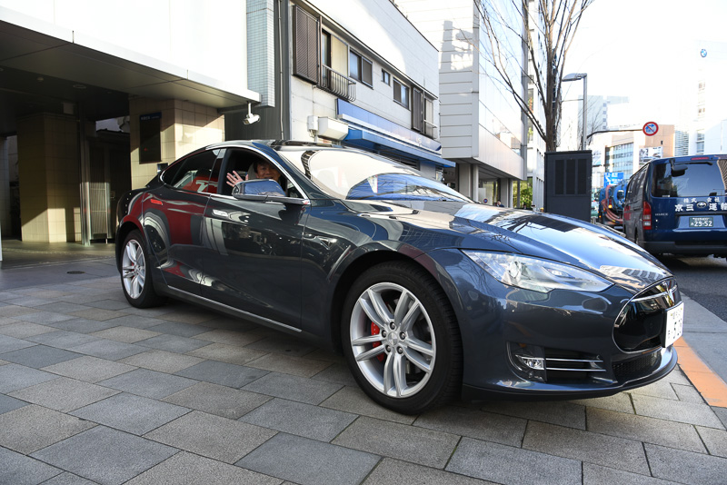 東京の青山ショールームを出発