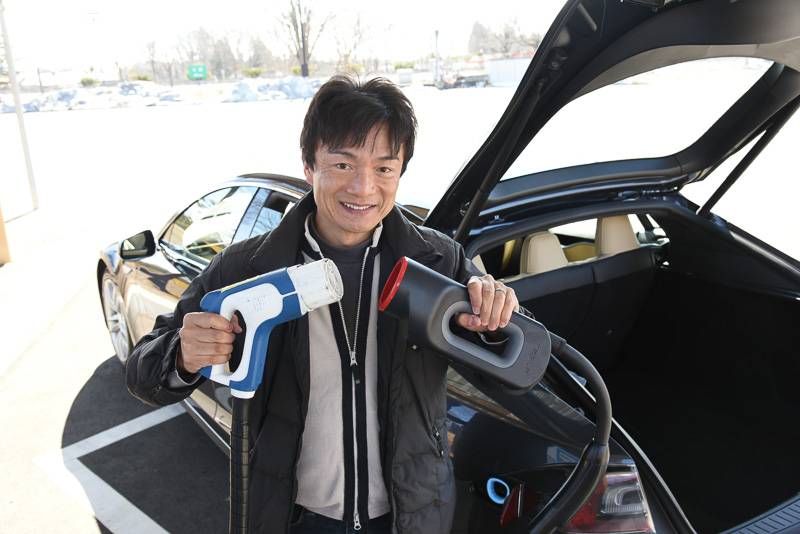 急速充電器のチャデモに対応するアダプターが用意されている