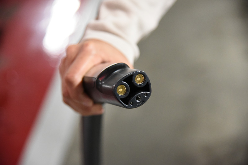 仙台ロイヤルパークホテルの地下駐車場にあるテスラ専用の超急速充電器