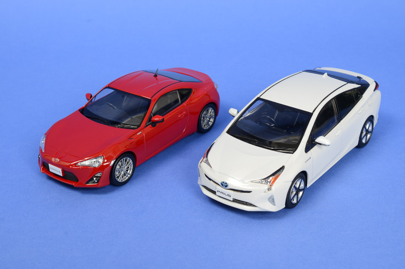 ハチロクのミニカーと並べてみる。何やらしみじみするなあ