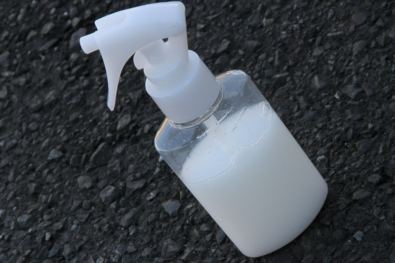 送られてきたサンプル品はボトルも透明でした