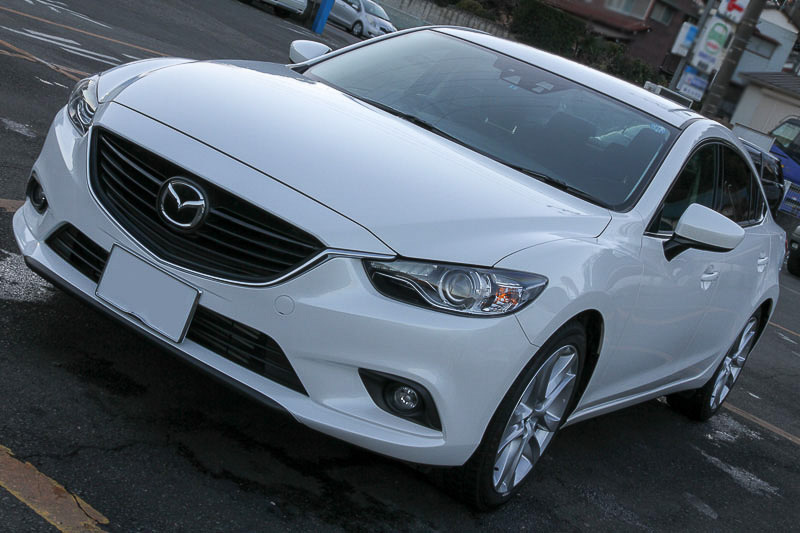 洗車後。撥水性は高くて、雨のあとも高速道路を走ると一瞬で水玉が飛んでいきます