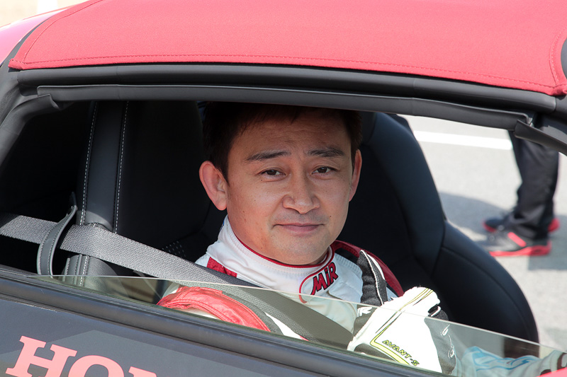 参加者による試乗の終了後、同じコースで土屋氏、道上監督がドライブするS660 Modulo仕様の助手席同乗試乗も行なわれた