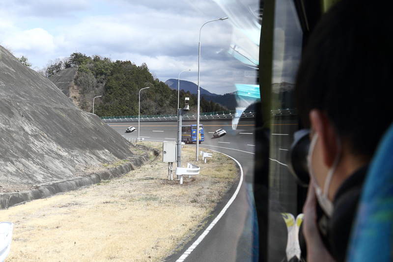 SKCバスツアーでテストコースを見学