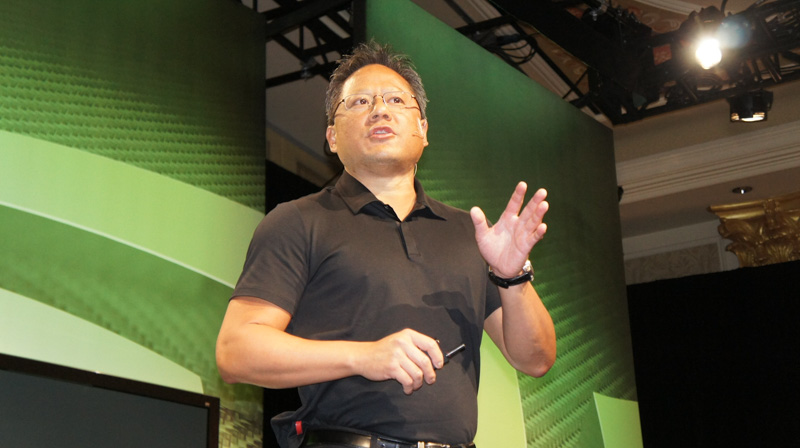 2011年CES NVIDIA記者会見でのフアン氏、黒のポロシャツを着用