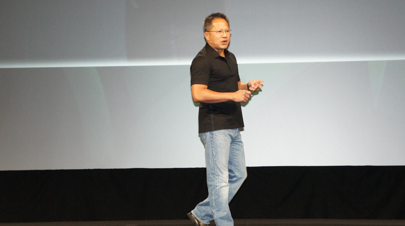 2010年GTC基調講演でのフアン氏、黒のポロシャツを着用