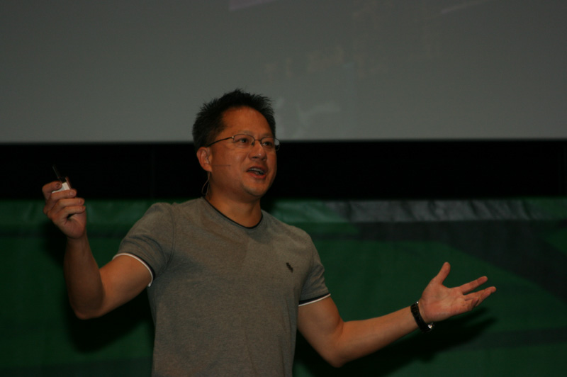 2008年のNVISION基調講演でのフアン氏、貴重なグレーのTシャツ姿