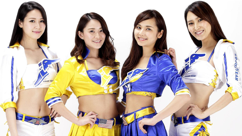 「GOODYEAR Angel 2016」のメンバー。写真左から、荒井つかささん、西村麻依さん、瀬野ユリエさん、大津リサさん