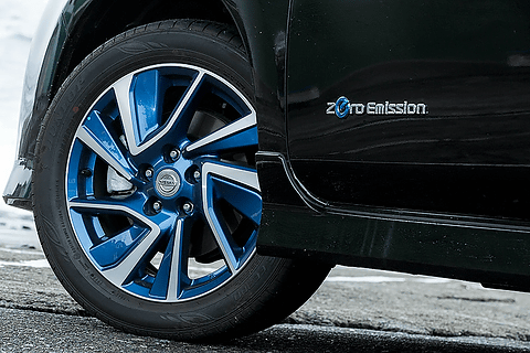 トピック】高橋敏也のオーテック「リーフ エアロスタイル」で5日間無  