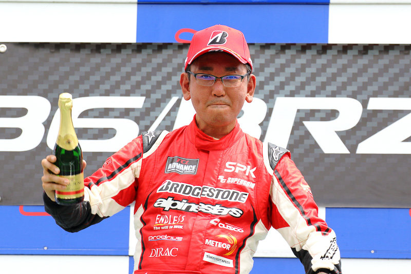 賞金10万円を手にすることに成功したが、実はレース前のメンテナンスでそれ以上に使ってしまった。結果として支払いはいつも通り。メンテして10万円を得るか、それともメンテせずに10万円を逃すかはアナタ次第!?（笑）