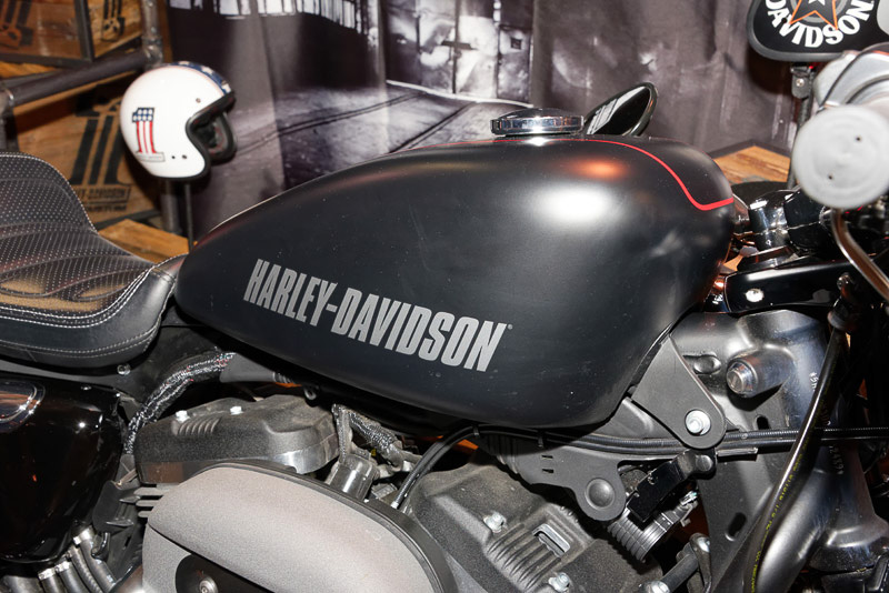 特徴的なピーナッツタンク。容量は12.5L