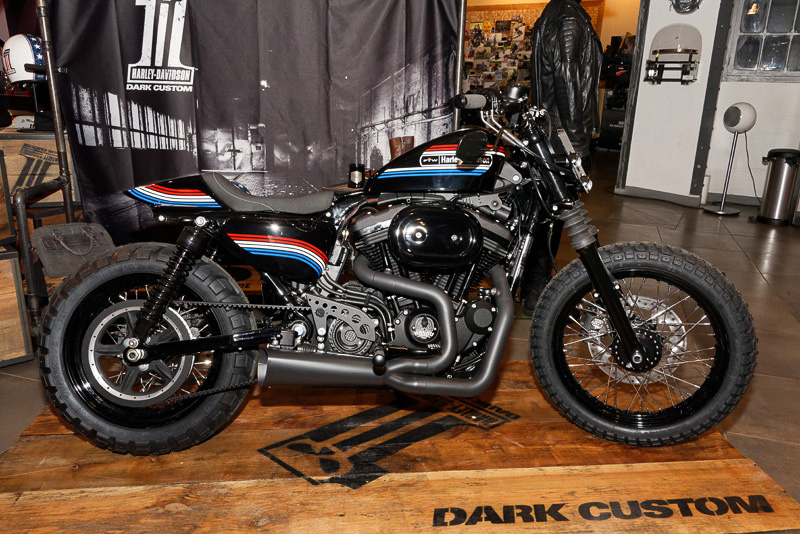 フラットバーに脚の長いサスペンションを組み合わせるなどして“イカしたトラッカー”風に仕上げたという作品