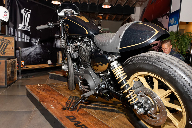 Instagramの投稿から着想を得て、50年代のカフェレーサースタイルに仕上げたという作品