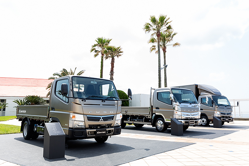 標準キャブ、ワイドキャブ、エコハイブリッド