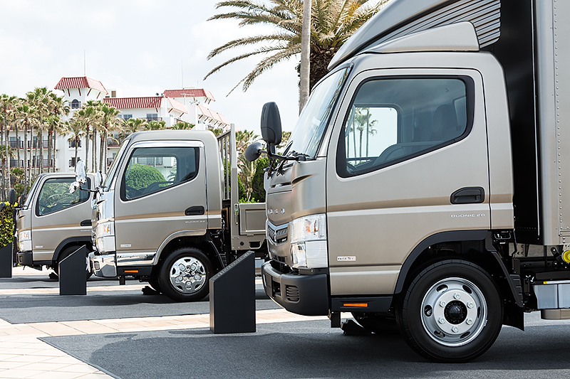 標準キャブ、ワイドキャブ、エコハイブリッド