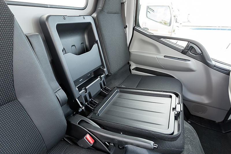 センタートレイ＆マガジンラック