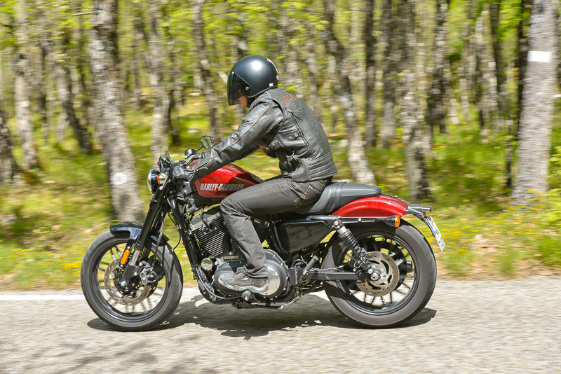 いわゆるスタンダードなアメリカンと比べれば“攻撃的”だけれど、余裕のあるポジションだ