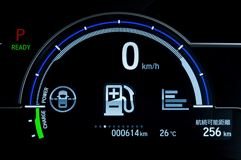 デジタルグラフィックメーターではパワー/チャージメーター、スピードメーター、燃料電池発電モニター、バッテリー残量計、燃料計などが表示される