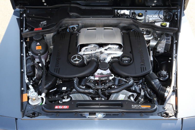 V型8気筒4.0リッター「176」型エンジンは最高出力310kW（421PS）/5250-5500rpm、最大トルク610Nm（62.2kgm）/2000-4750rpmを発生。新たにアイドリングストップ機能も搭載した