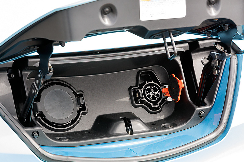 こちらはEVの「e-NV200」で、3列シート7人乗りの「G」グレード。ボディサイズは4560×1755×1850mm。価格は478万6560円