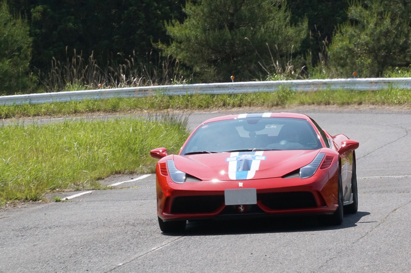村道を封鎖したスペシャルステージ