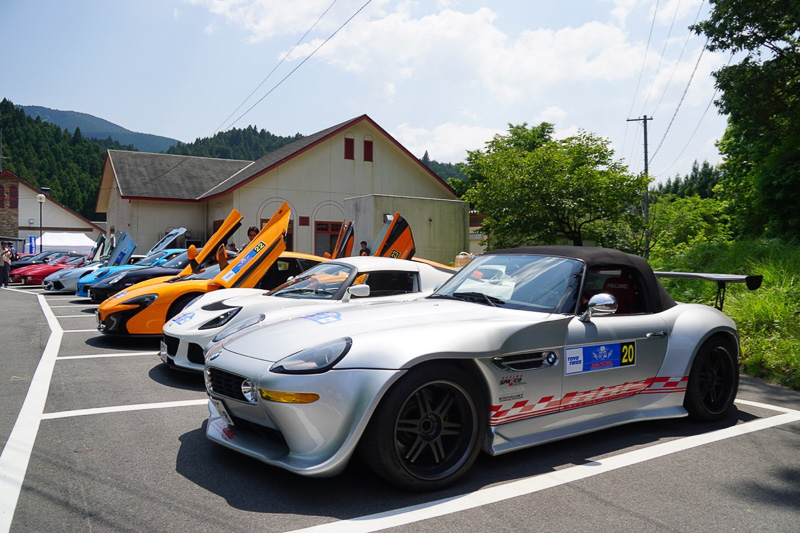 曽爾高原ファームガーデンを起点に村内に設定されているスペシャルステージにスタートする