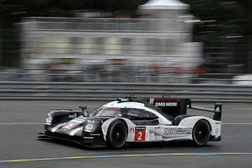 ポルシェ９１９　トヨタＴＳ050 ル・マン24時間レース、トヨタが初優勝を逃す。TS050