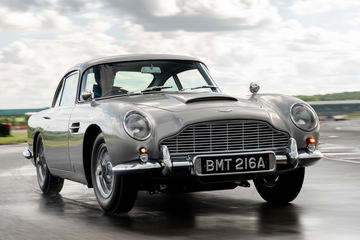ASTON MARTIN アストンマーティン 007 スペクター　DB10 Aston Martin DB10 - Wikipedia