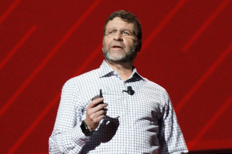 Red HatのPaul Comier氏（President of Products and Technologies）