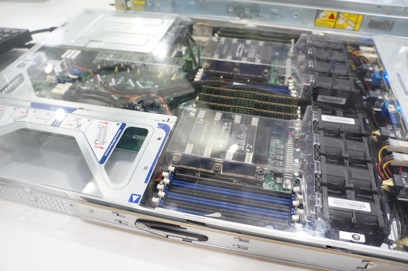 VROC対応サーバー