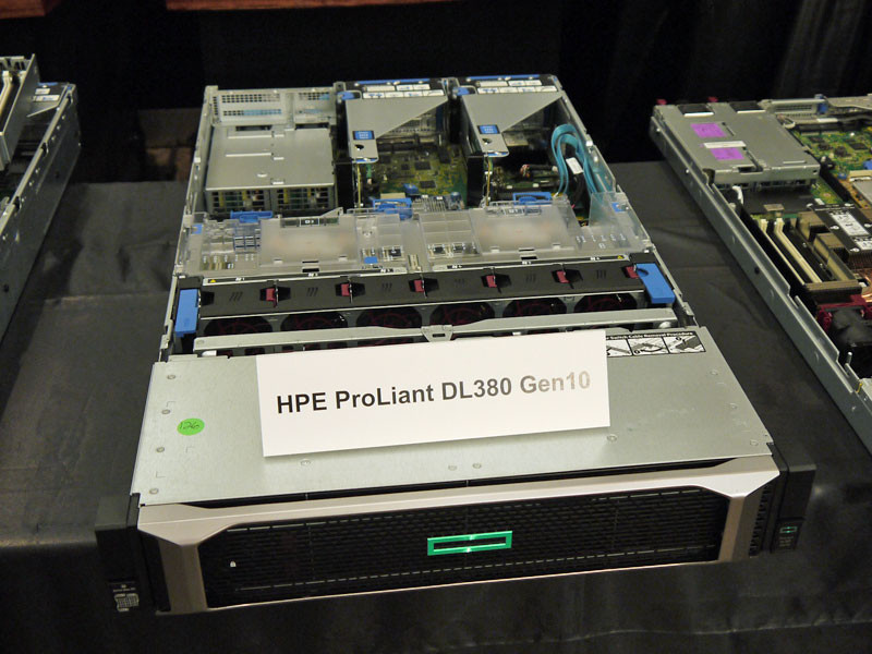 ProLiant DL380 Gen10（製品発表会より）
