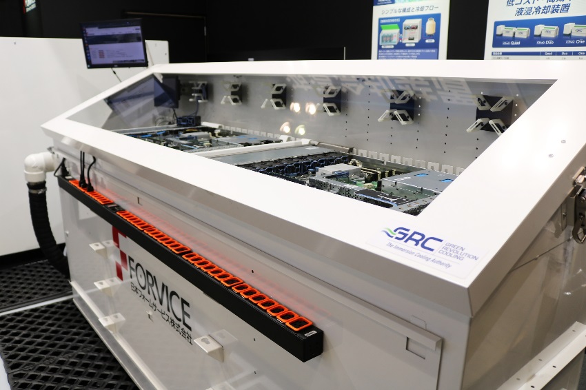 写真1：液浸冷却装置「ICEraQ」（出典：日本フォームサービス）