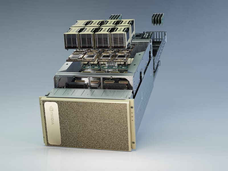 DGX A100の内部構造（写真提供：NVIDIA）