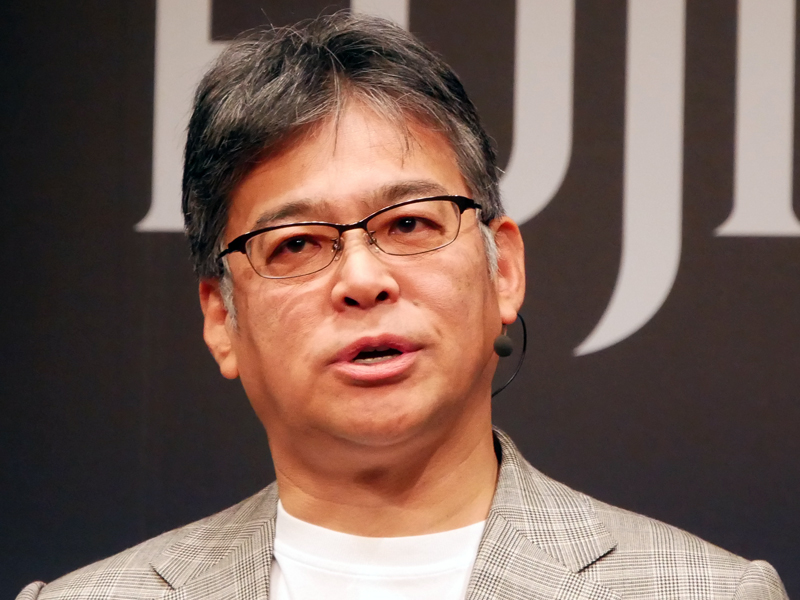 事業方針を説明する時田社長（2020年3月の会見にて）