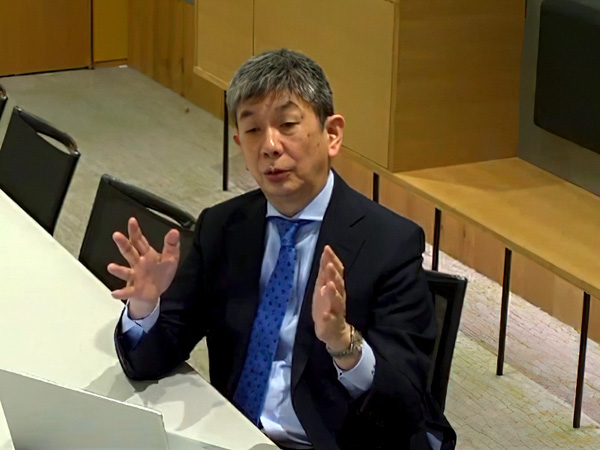 質疑応答に対応する、AWSジャパン 執行役員 パートナーアライアンス統括本部 統括本部長 渡邉宗行氏