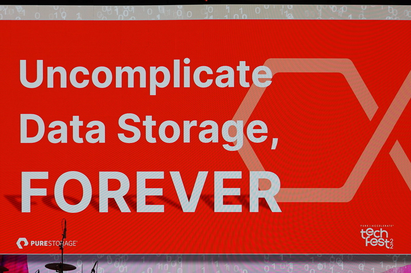 いつでも簡単に使え、顧客が望むときに必要とするストレージを提供する